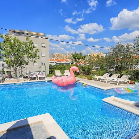 ゲストハウス And With A Swimming Pool - 15676